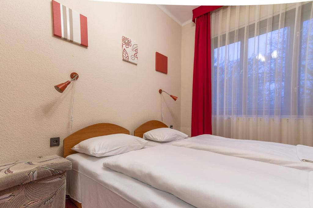 Vadregeny Panzio Bed & Breakfast Esztergom Room photo